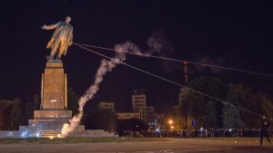Statue of Lenin is toppled in Ukraine